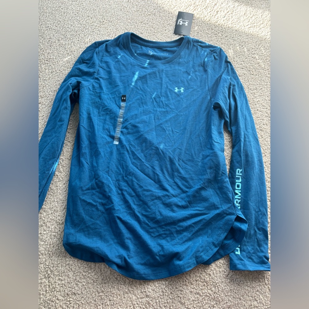 New Under Armour Long Sleeve size Medium